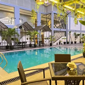 3* Hotel Halo